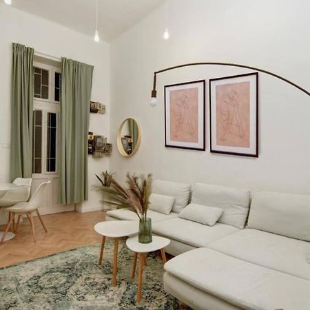 Lovely 3 Bedrooms Apartment In The Jewish Quarter Будапеща Екстериор снимка